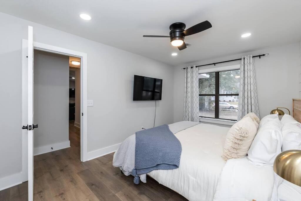 Island Joy - Newly Renovated/Walk To The Beach! Oak Island Exteriér fotografie