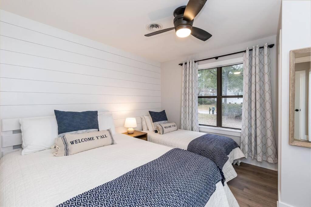 Island Joy - Newly Renovated/Walk To The Beach! Oak Island Exteriér fotografie