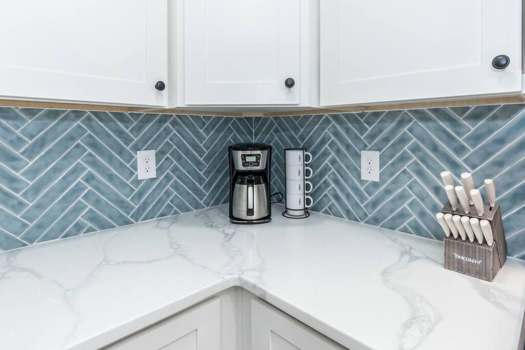 Island Joy - Newly Renovated/Walk To The Beach! Oak Island Exteriér fotografie