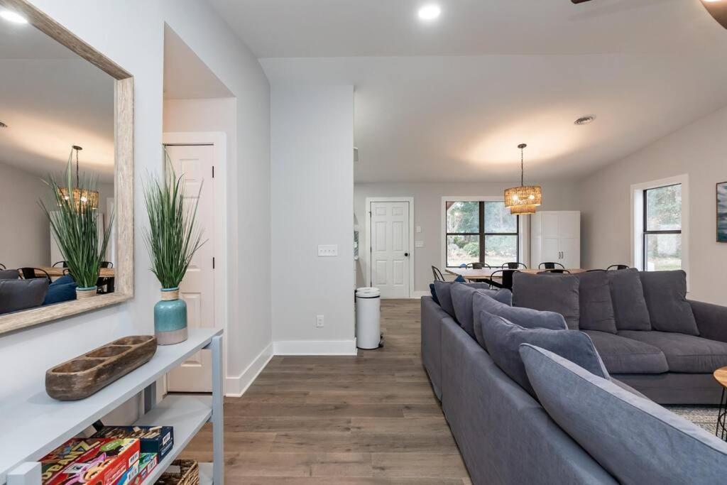 Island Joy - Newly Renovated/Walk To The Beach! Oak Island Exteriér fotografie