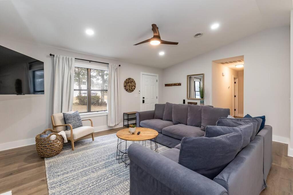Island Joy - Newly Renovated/Walk To The Beach! Oak Island Exteriér fotografie